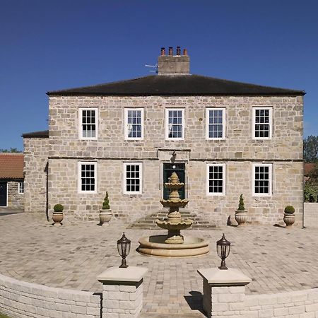 Killerby Old Hall With Hot Tub And Swimming Pool Scarborough Eksteriør billede